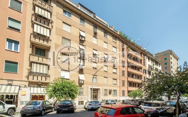 appartamento in vendita a Roma in zona Tuscolano