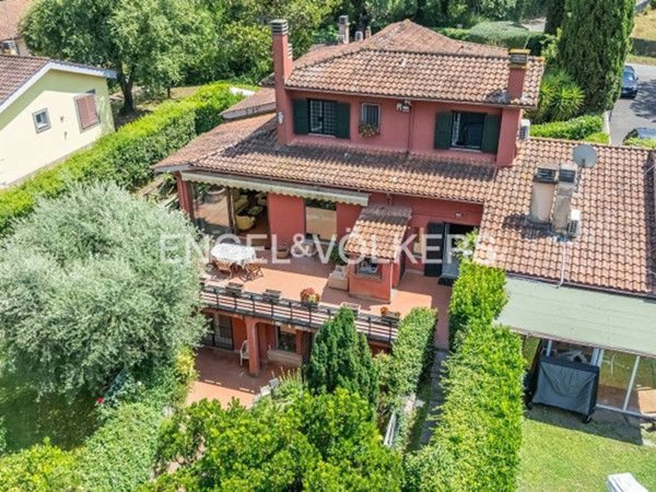casa indipendente in vendita a Roma in zona Olgiata
