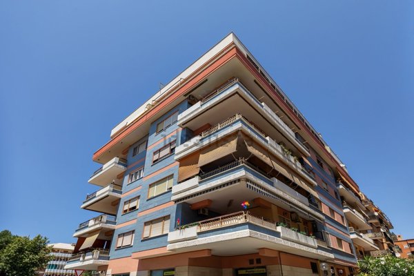 appartamento in vendita a Roma in zona Ostia Antica