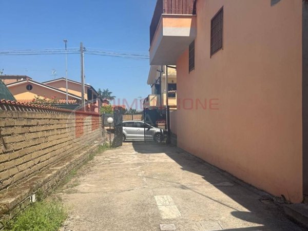 appartamento in vendita a Roma in zona Giardini di Corcolle