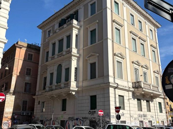 appartamento in vendita a Roma in zona Trastevere