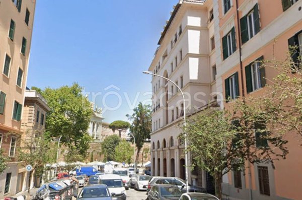 appartamento in vendita a Roma in zona Appio Latino