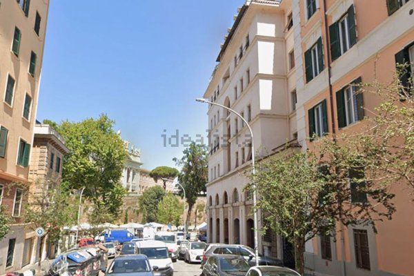 appartamento in vendita a Roma in zona Appio Latino