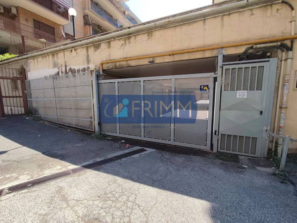 locale di sgombero in vendita a Roma in zona Appio Latino