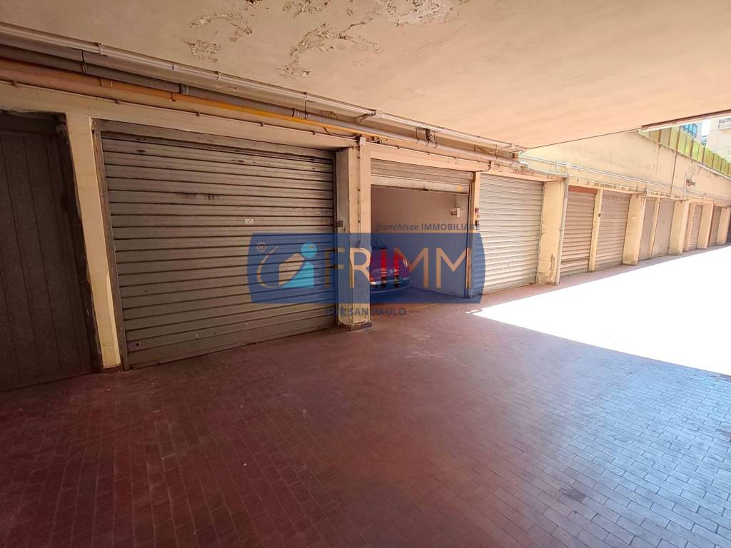 locale di sgombero in vendita a Roma in zona Appio Latino