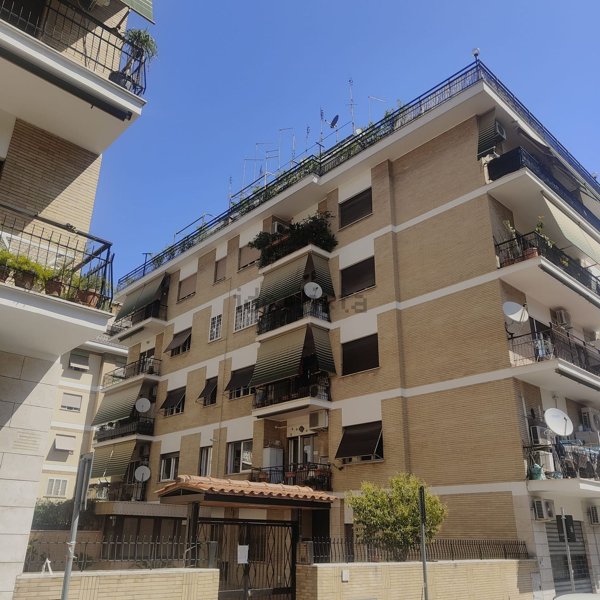 appartamento in vendita a Roma in zona Portuense