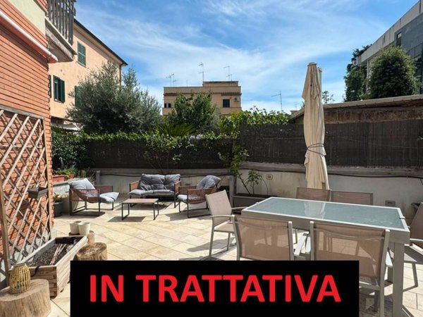 appartamento in vendita a Roma in zona Appio Pignatelli