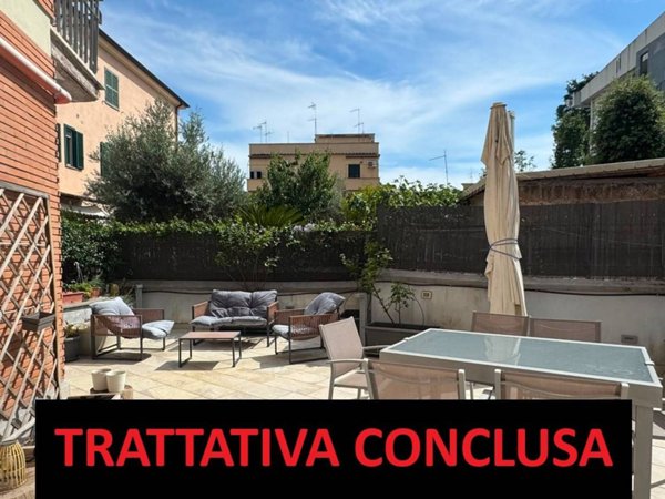 appartamento in vendita a Roma in zona Appio Pignatelli