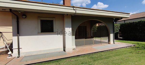 casa indipendente in vendita a Roma in zona Casal Morena
