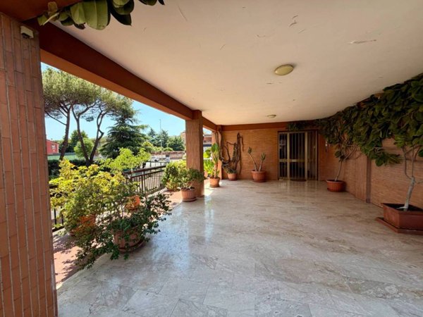 appartamento in vendita a Roma in zona Corviale