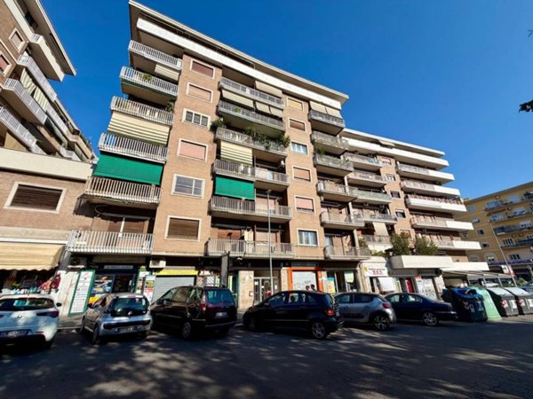 appartamento in vendita a Roma in zona Cinecittà