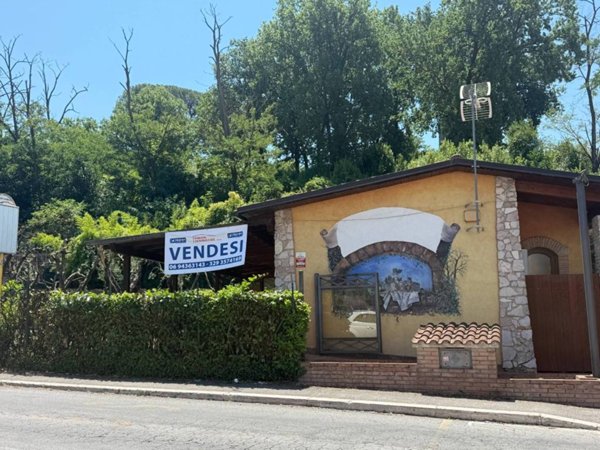 negozio in vendita a Roma in zona Labaro