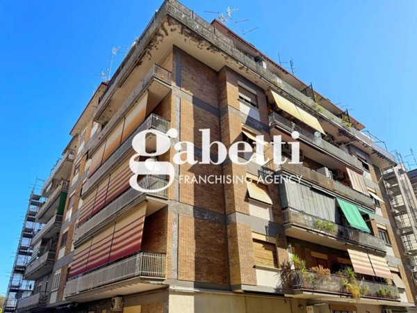 appartamento in vendita a Roma in zona Prenestino-Labicano
