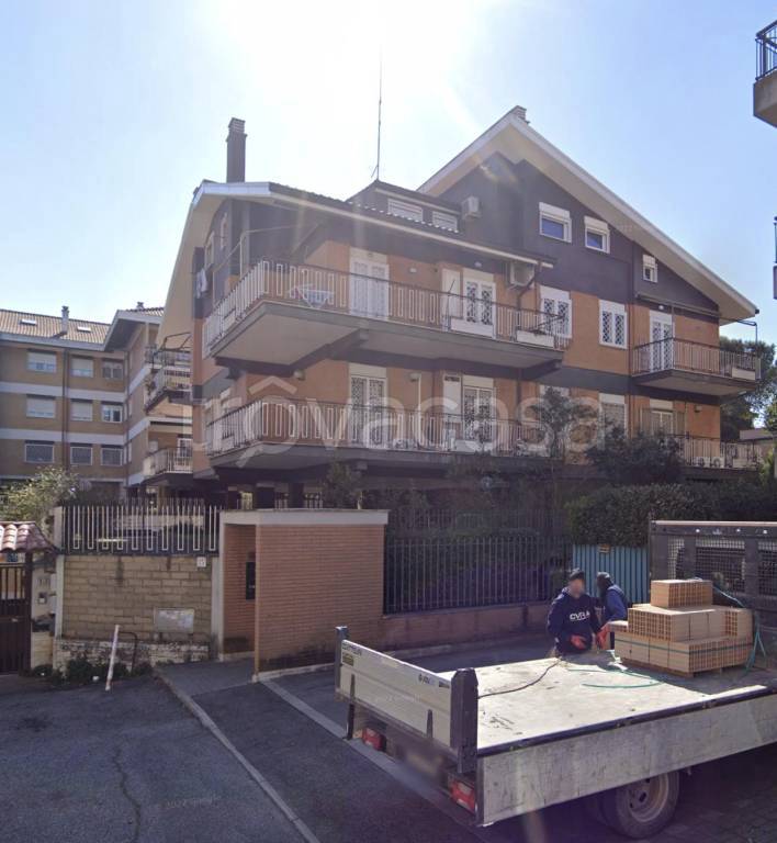 appartamento in vendita a Roma in zona Casal Morena