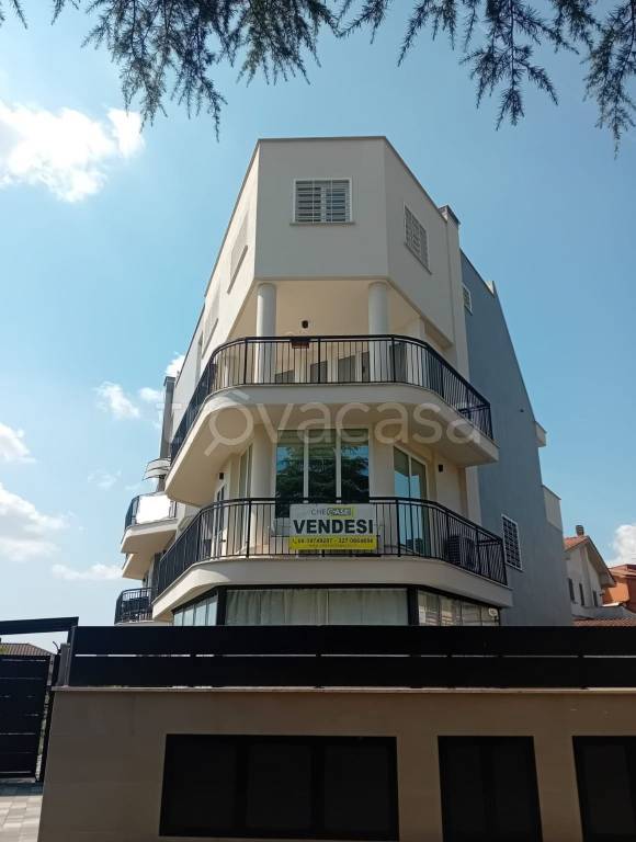 appartamento in vendita a Roma in zona Casalotti