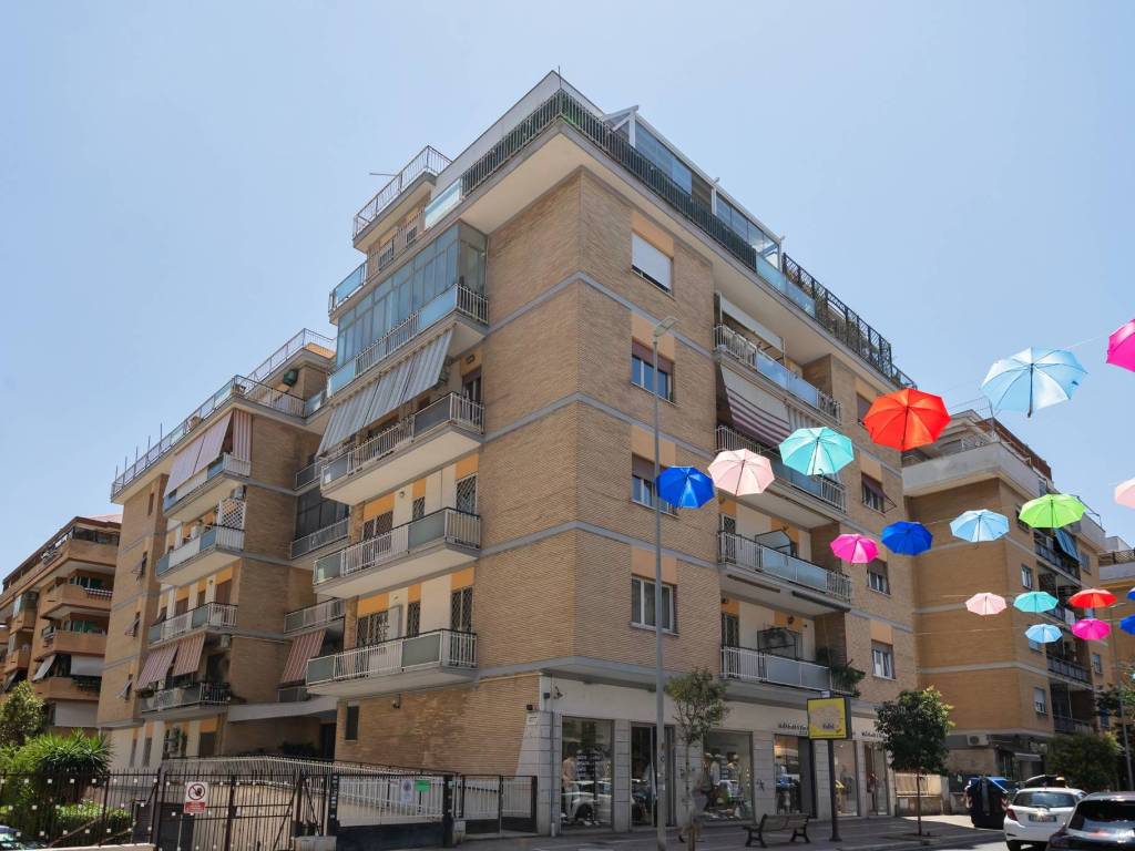 appartamento in vendita a Roma in zona Ostia