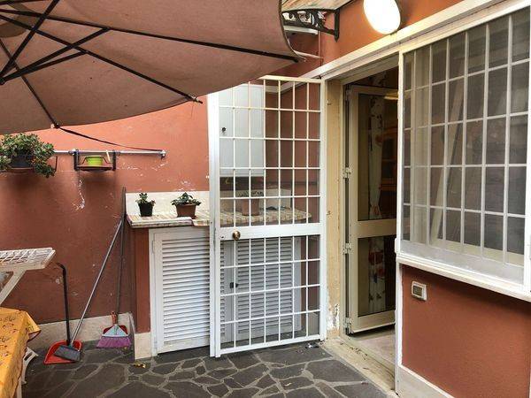 appartamento in vendita a Roma in zona Appio Claudio