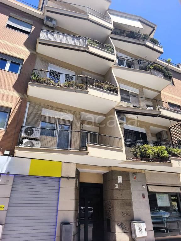 appartamento in vendita a Roma in zona Ostia