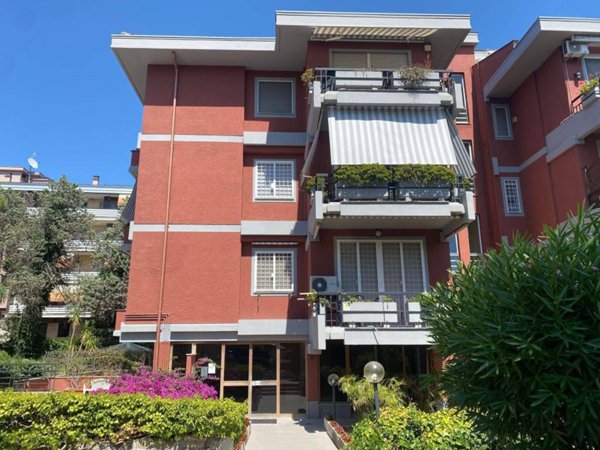 appartamento in vendita a Roma in zona Mostacciano