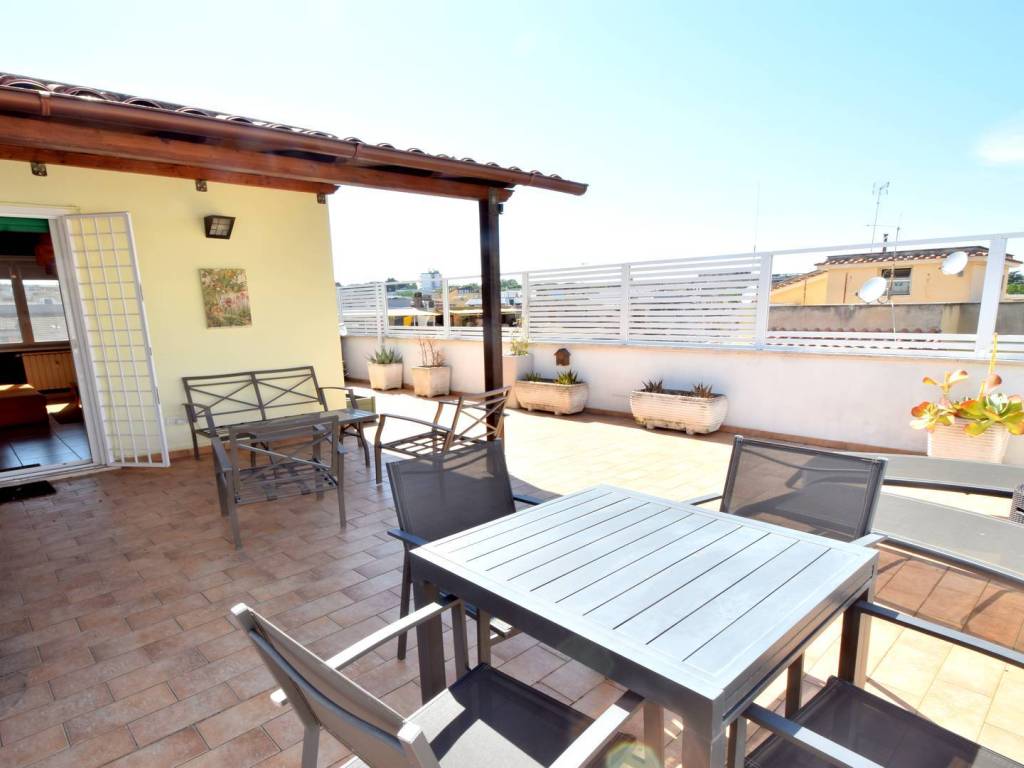 appartamento in vendita a Roma in zona Portuense