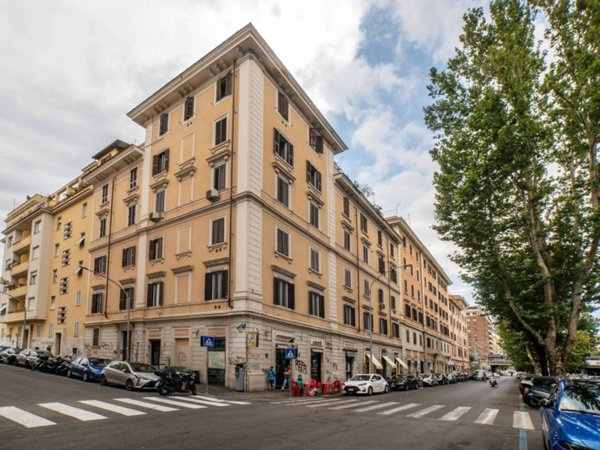 appartamento in vendita a Roma in zona Ostiense