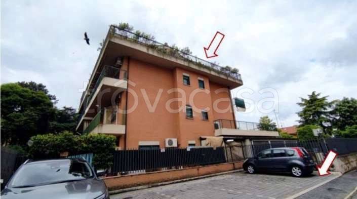 appartamento in vendita a Roma in zona Casal Morena