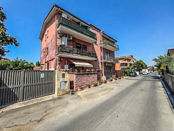 appartamento in vendita a Roma in zona Dragona/Bagnoletto