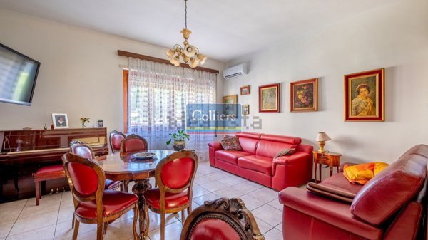 appartamento in vendita a Roma in zona Ardeatino
