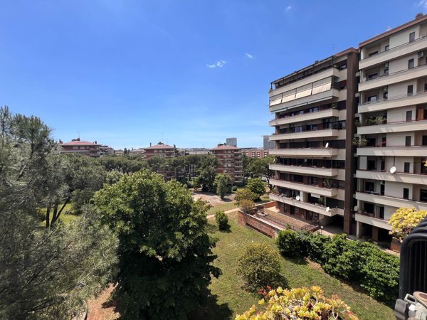 appartamento in vendita a Roma in zona EUR