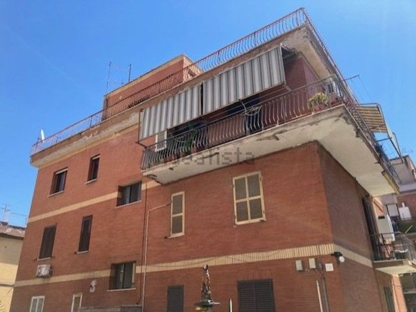 appartamento in vendita a Roma in zona Torre Maura