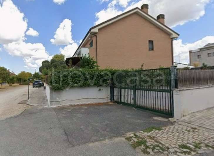 casa indipendente in vendita a Roma in zona Collatino