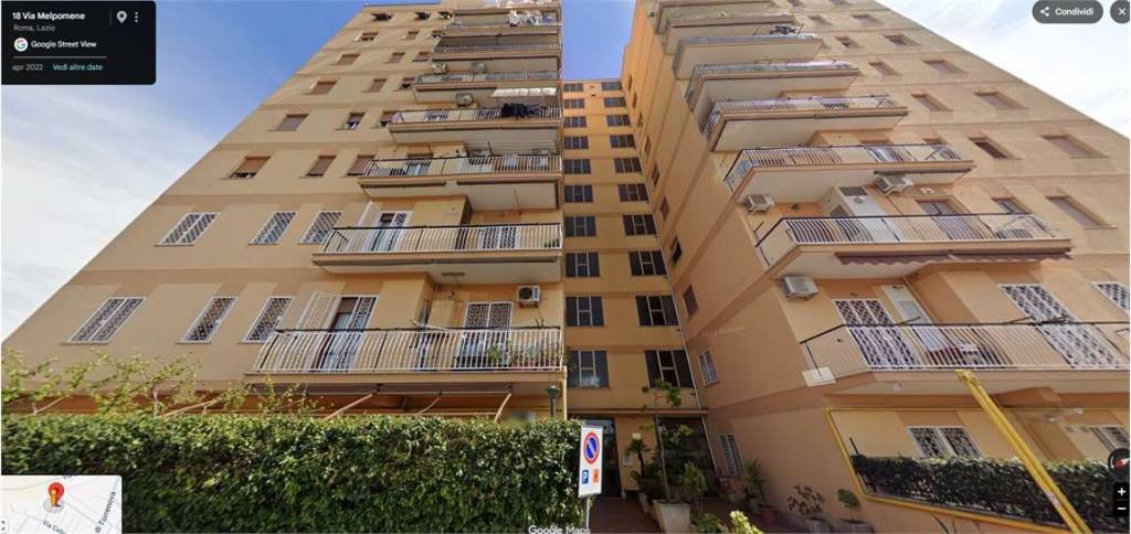 appartamento in vendita a Roma in zona Torre Angela