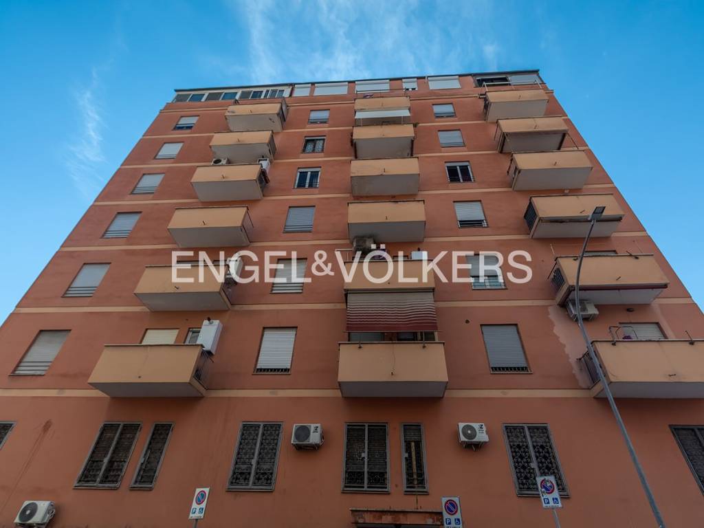 appartamento in vendita a Roma in zona Tuscolano