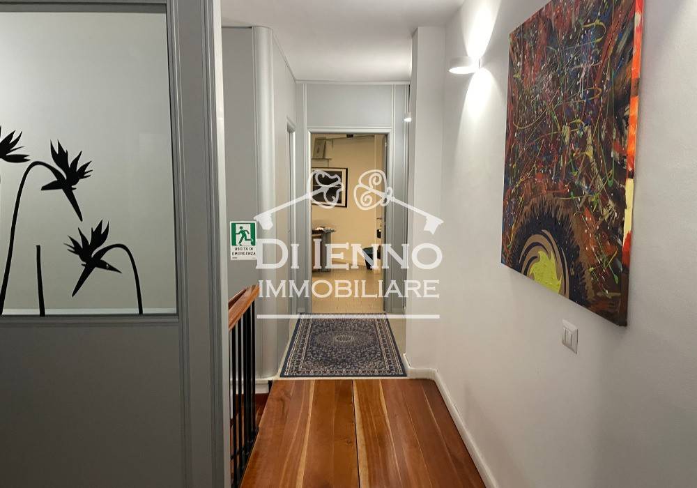 ufficio in vendita a Roma in zona Tomba di Nerone