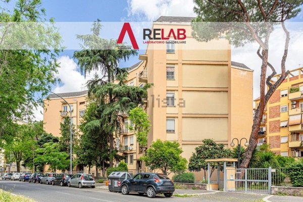 appartamento in vendita a Roma in zona Cinecittà