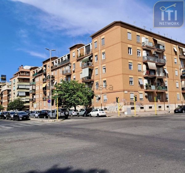 appartamento in vendita a Roma in zona Ostia