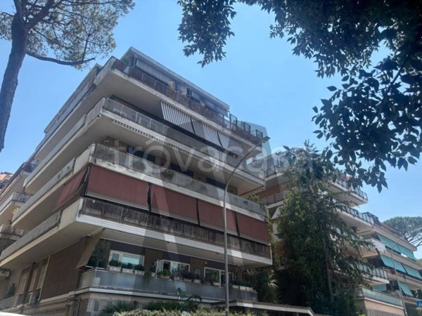 appartamento in vendita a Roma in zona Tomba di Nerone
