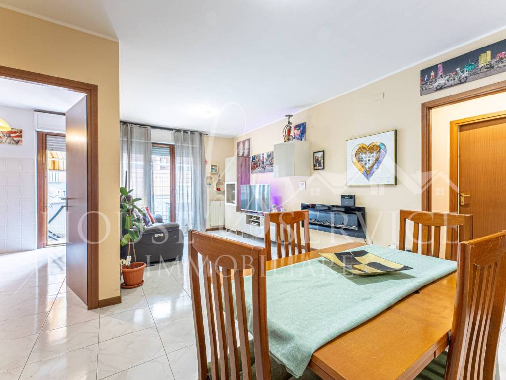appartamento in vendita a Roma in zona Casal Monastero