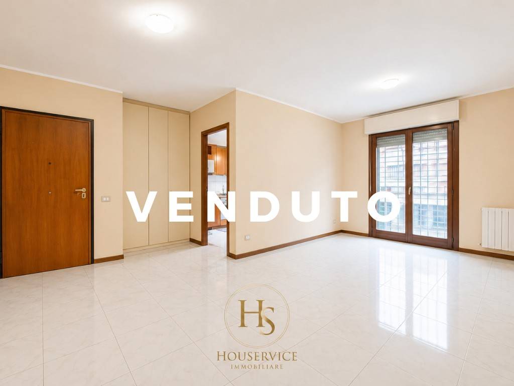 appartamento in vendita a Roma in zona Casal Monastero