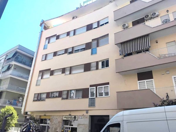 negozio in vendita a Roma in zona Gianicolense