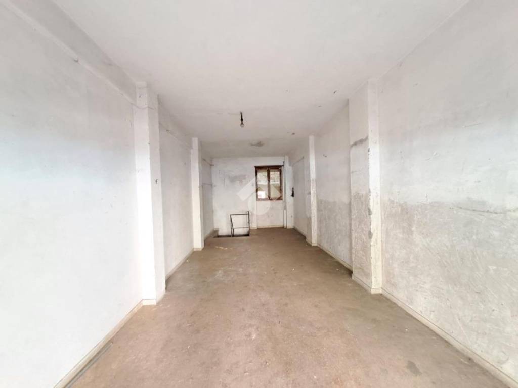 negozio in vendita a Roma in zona Prenestino-Labicano