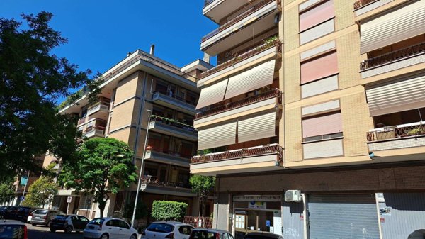 appartamento in vendita a Roma in zona Ostia