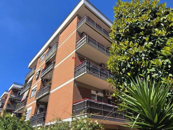 appartamento in vendita a Roma in zona Appio Claudio