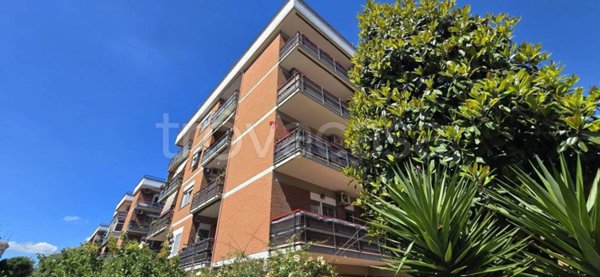 appartamento in vendita a Roma in zona Appio Claudio