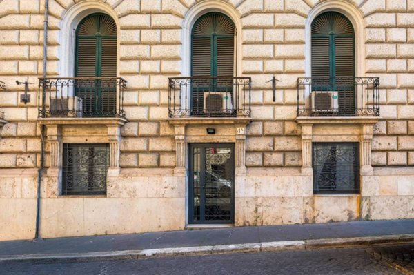 appartamento in vendita a Roma in zona Rione Monti/Campitelli