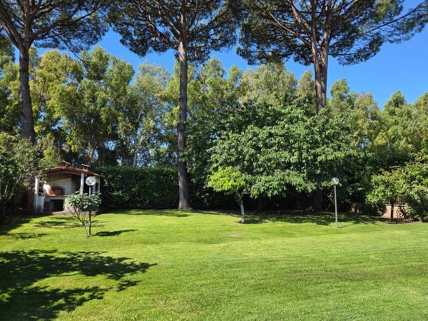 casa indipendente in vendita a Roma in zona Casal Morena