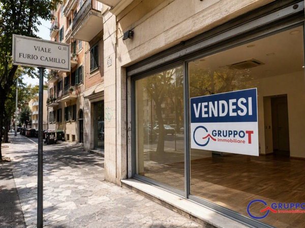 negozio in vendita a Roma in zona Tuscolano