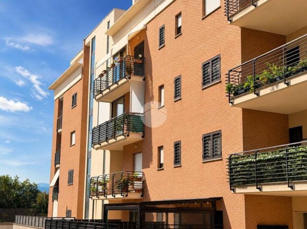 appartamento in vendita a Roma in zona Colle Monfortani