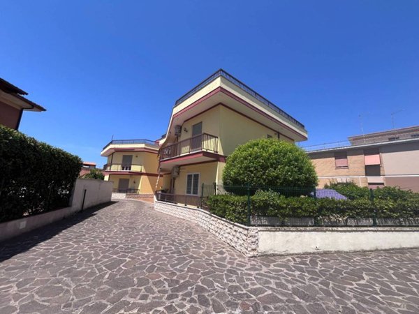 appartamento in vendita a Roma in zona Acilia