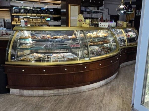 negozio in vendita a Roma in zona Ostia
